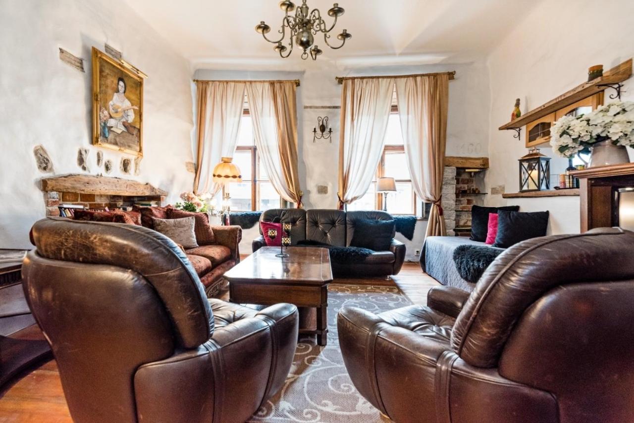 Historical Two-Bedroom Apartment With Sauna, Jacuzzi And Fireplace Tallin Exterior foto
