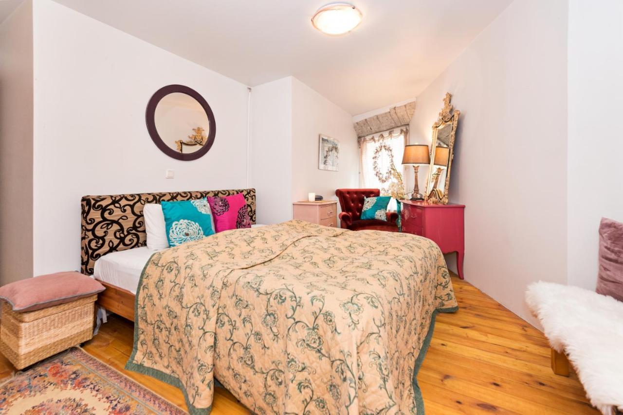 Historical Two-Bedroom Apartment With Sauna, Jacuzzi And Fireplace Tallin Exterior foto